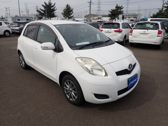 TOYOTA VITZ 2009
