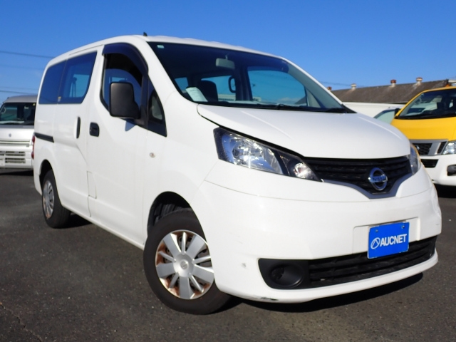 NISSAN NV200 2019