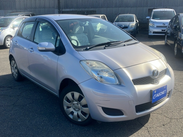 TOYOTA VITZ 2010