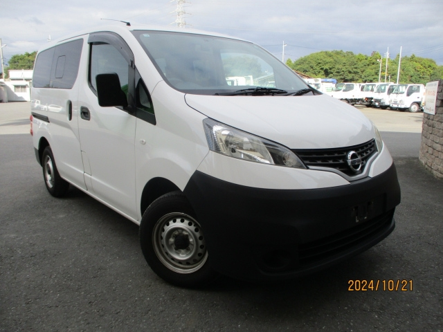 NISSAN NV200 2019