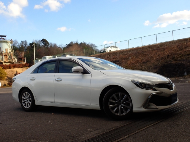 TOYOTA MARK X 2017