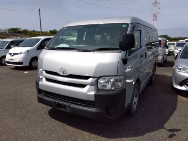 TOYOTA HIACE 2015