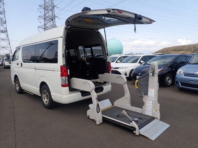 TOYOTA HIACE VAN 2017