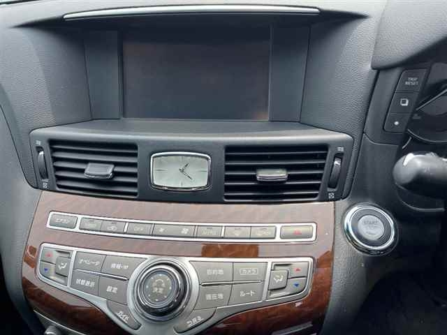 NISSAN FUGA 2018
