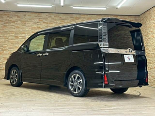 TOYOTA VOXY 2020