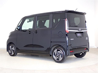 NISSAN ROOX 2023
