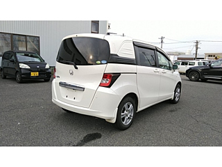 HONDA FREED 2011