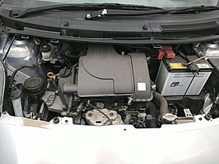 TOYOTA VITZ 2011
