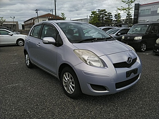 TOYOTA VITZ 2011