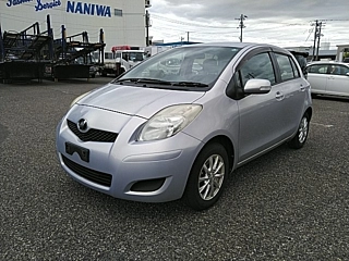 TOYOTA VITZ 2011