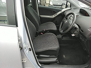TOYOTA VITZ 2011
