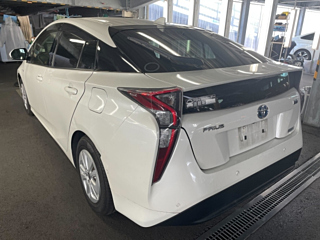 TOYOTA PRIUS 2018