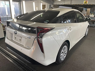 TOYOTA PRIUS 2018