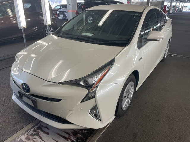 TOYOTA PRIUS 2018