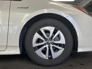 TOYOTA PRIUS 2016