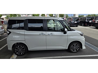TOYOTA ROOMY 2023