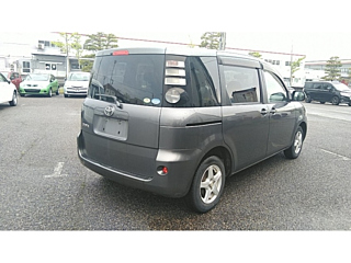 TOYOTA SIENTA 2010