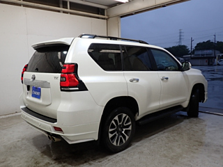 TOYOTA LAND CRUISER PRADO 2023