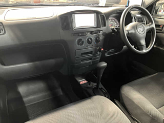 TOYOTA SUCCEED 2013