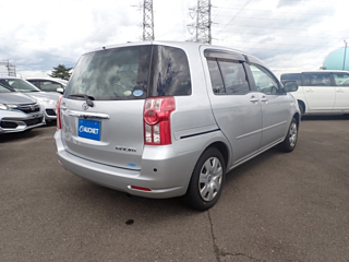 TOYOTA RAUM 2010