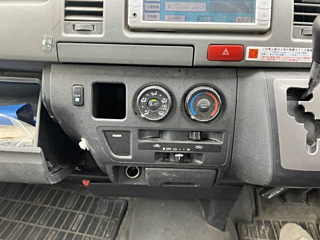 TOYOTA REGIUS ACE VAN 2010