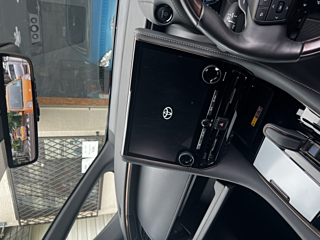 TOYOTA ALPHARD 2024