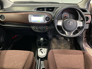 TOYOTA VITZ 2012