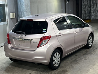 TOYOTA VITZ 2012
