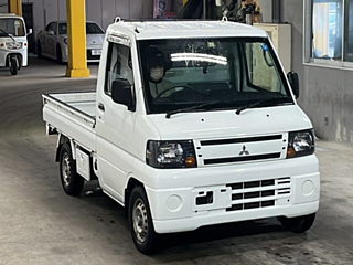 MITSUBISHI MINICAB TRUCK 2010