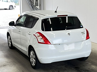 SUZUKI SWIFT 2015