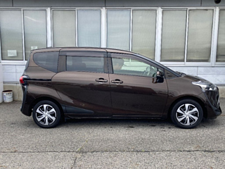 TOYOTA SIENTA 2020