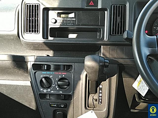 DAIHATSU HIJET VAN 2019