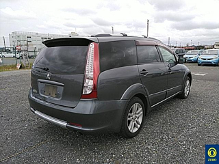 MITSUBISHI GRANDIS 2009