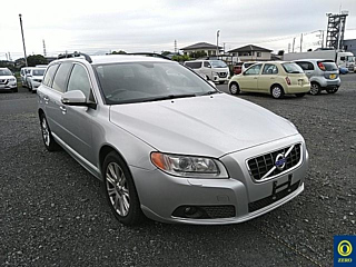 VOLVO V70 2010