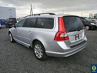 VOLVO V70 2010