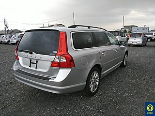 VOLVO V70 2010