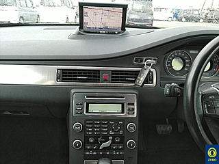 VOLVO V70 2010