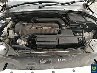 VOLVO V70 2010