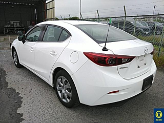 MAZDA AXELA 2017