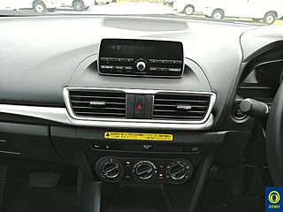 MAZDA AXELA 2017