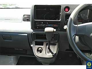 DAIHATSU HIJET VAN 2011