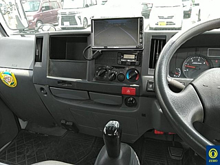 MAZDA TITAN 2017