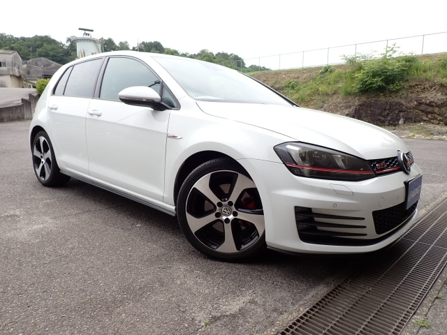 VOLKSWAGEN GOLF 2016