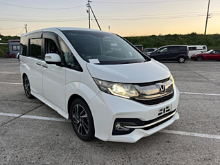 HONDA STEP WAGON 2016