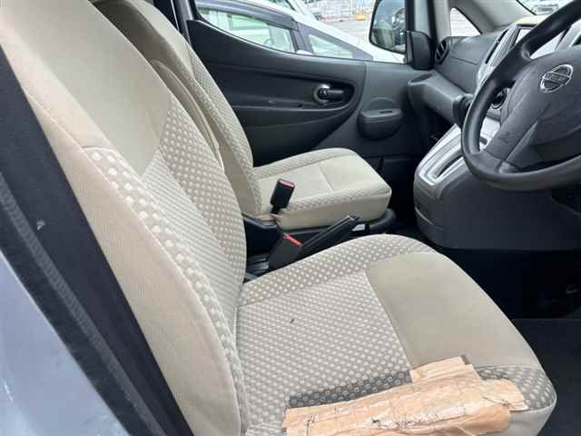 NISSAN NV200 2017