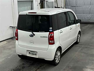 SUBARU LUCRA 2010