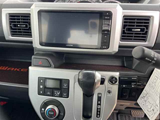DAIHATSU WAKE 2015