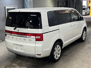 MITSUBISHI DELICA D5 2013