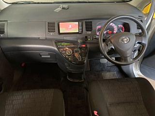 TOYOTA ISIS 2012