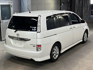 TOYOTA ISIS 2012